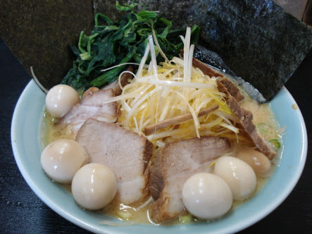 萬来亭（緑区・家系ラーメン）
