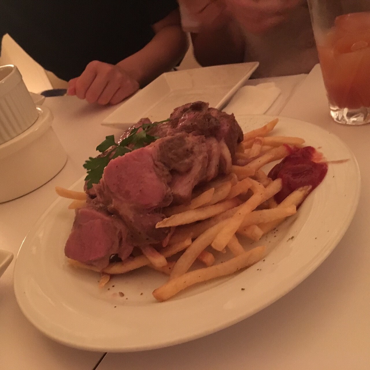 マーブルルーム　（京都市中京区先斗町／ダイニングバー）