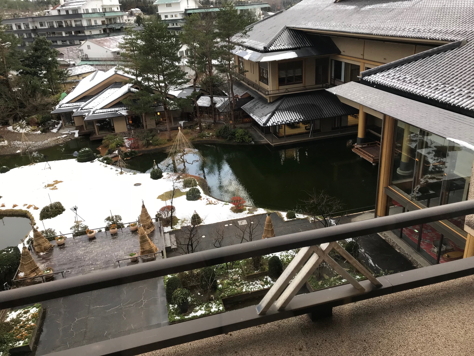 白玉の湯 華鳳　雪見風呂はいかがですか？(新潟県新発田市月岡)