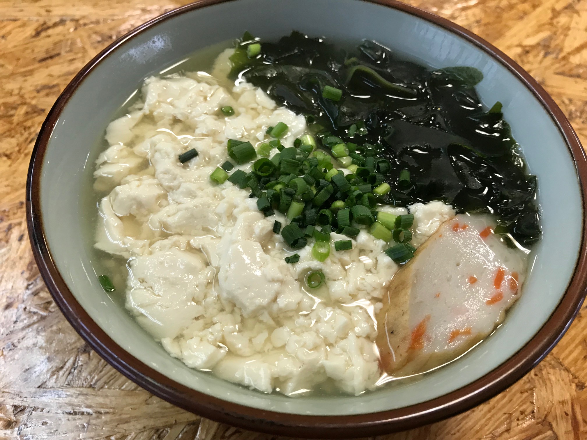 首里城近くの自家製麺がうまいゆうなみ（那覇市/沖縄そば）