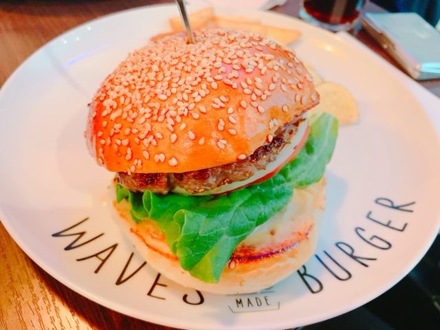 WAVES BURGER 名駅店(名古屋/ハンバーガー）