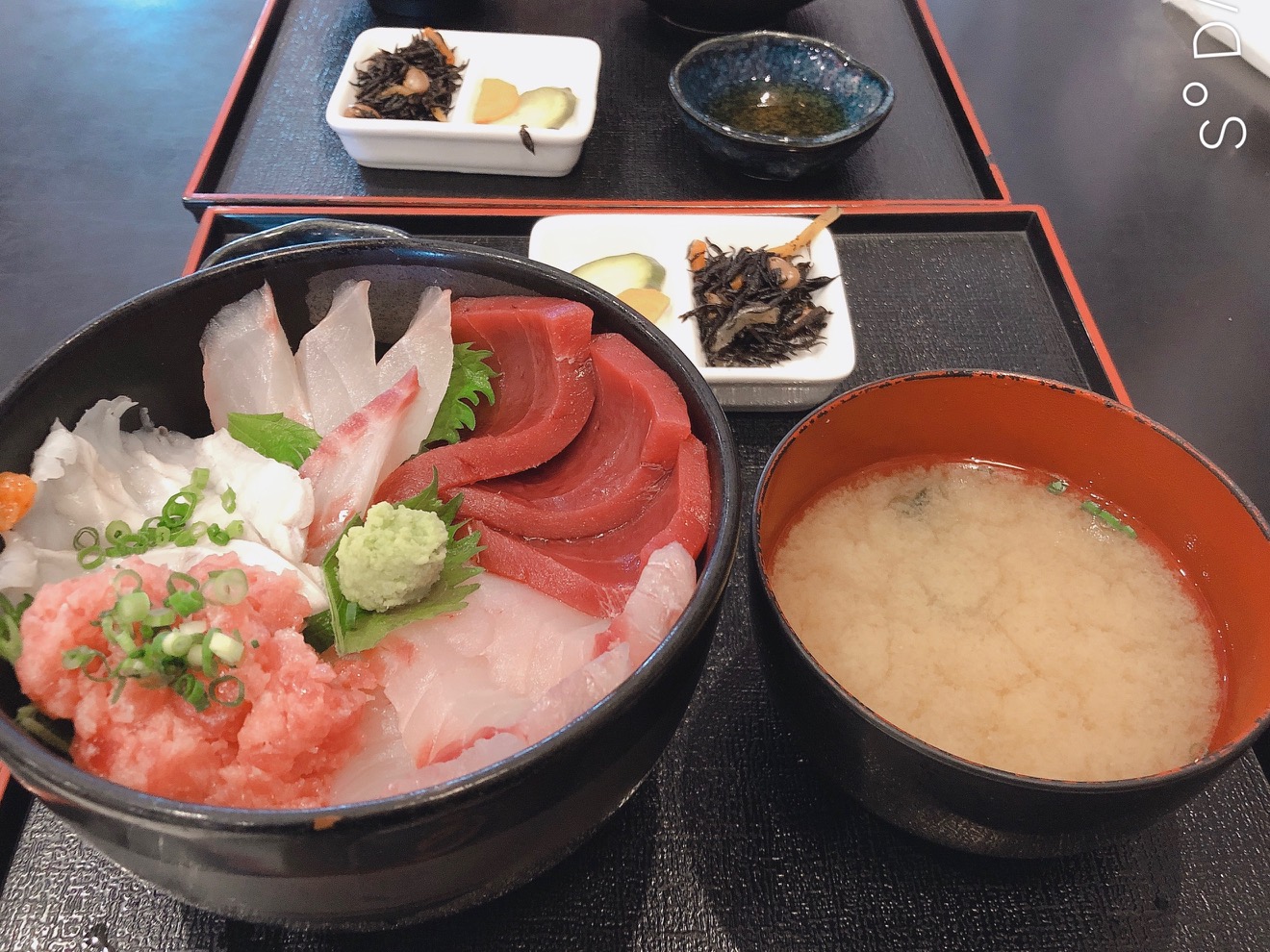 巷で話題の海鮮丼（静岡清水港/海鮮）