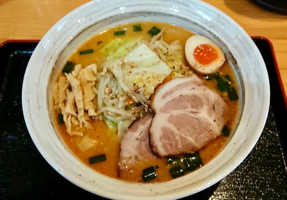 【座間駅前店】ビッグな餃子と味噌ラーメン　らーめん猿二