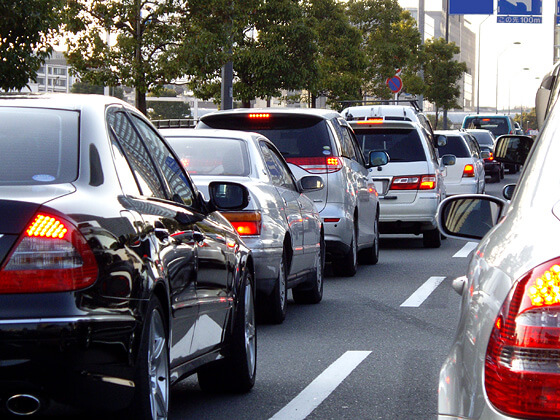 なぜ渋滞は起こるの？