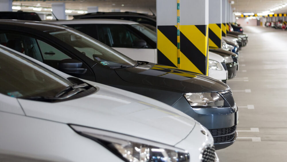 駐車場の事故を防ぐには？