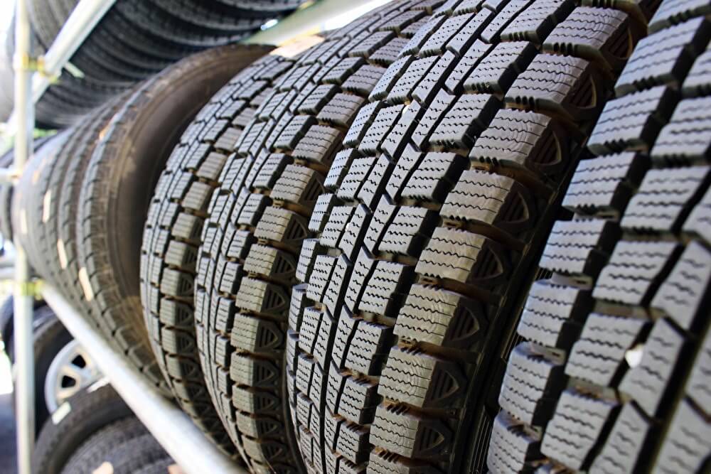 スタッドレスの履き替え時期は？