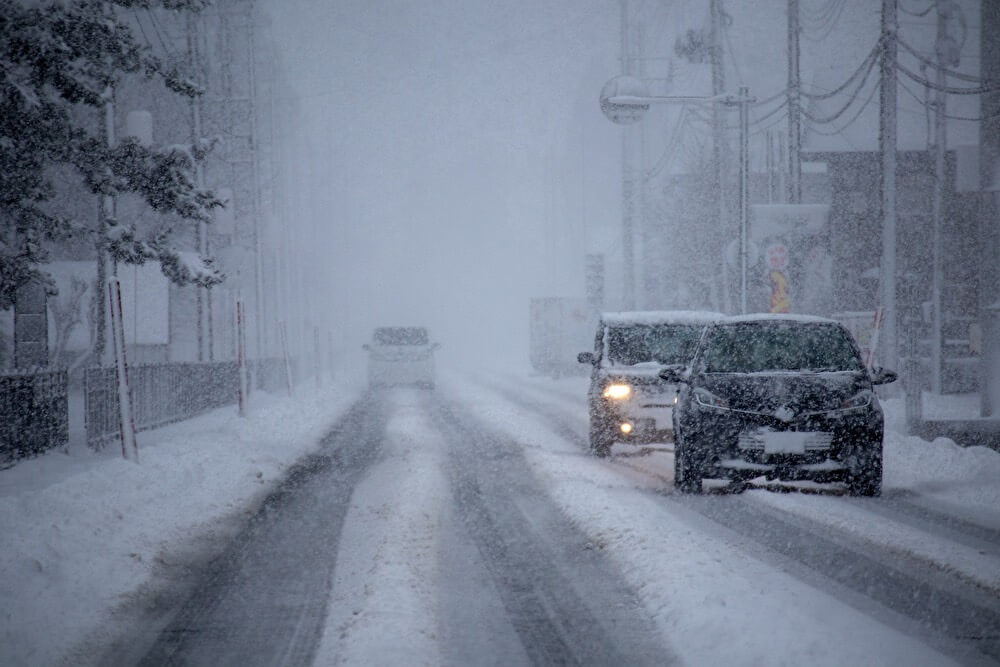 スタッドレスタイヤ装着時の注意点