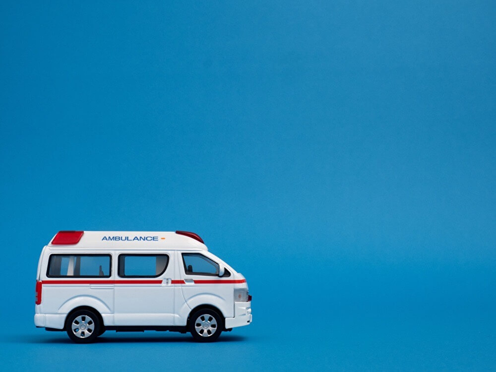 緊急車両が接近してきた時の対処法